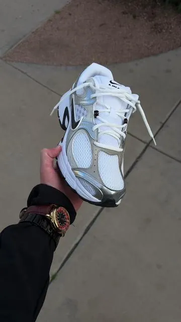 Don’t miss out on these🥶 #tiktokshopholidayhaul #tiktokshopcreatorpicks #playboicarti #mensfashion #nikeshoes 