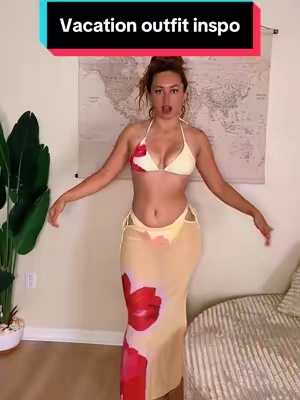 Perfect vacation outfit?👀🏝️🌺 #bikiniset #vacationstyle #vacayoutfits #vacationootd #ootdinspo  