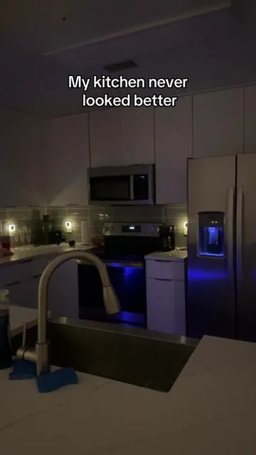Yall I can’t get over how good these look #home #lighting 