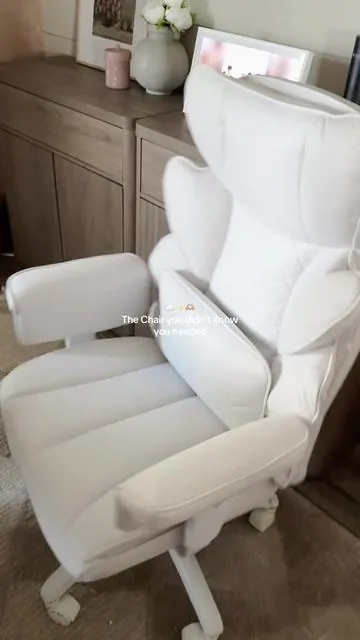 This is my 3rd chair from them! I can’t get enough. ☁️✨👌🏼 #officechair #officesetup #homeoffice #gamingchair #tiktokshopstockup 