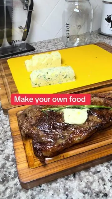 They keep changing what’s in our food… so I made my own butter 🧈 This butter making kit from TikTok Shop makes it so easy. All you need is heavy cream and 10 minutes. Garlic lemon herb, rosemary, whatever you like. And you control the salt, the flavor, the ingredients. No extras. If you have heavy cream in your fridge, you’ll never run out of butter again. I’ll drop the TikTok Shop link below. #Buttermakingkit #DIYButter #HomemadeButter #cookingathome #kitchenmusthave 