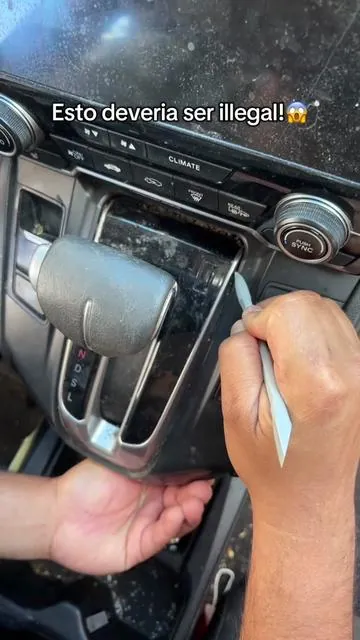 Estas son las partes mas dificiles de limpiar! #vikingcarcare #carcareproducts #carcaretips #cardetailingproducts #cardetailingtips 