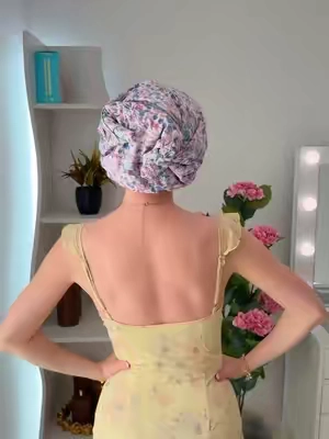 Kitsch luxury satin-lined shower cap now in a limited edition Bridgerton print 🫖🎻👑 @Kitsch #bridgerton #bridgertonedit #showercap #kitsch #tiktokshopcreatorpicks 