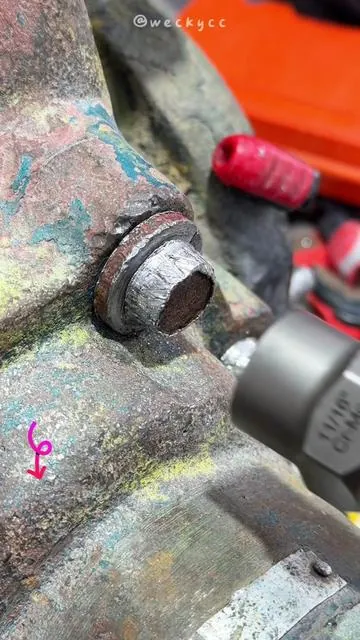 ¡La solución definitiva para tornillos pelados! #strippedscrewremover #nutremovaltool #diy #TikTokHolidayHaul #tiktokshop 