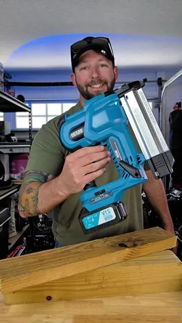 2 in 1 Cordless finishing Brad nailer! #seesiitools #finishingnailer #bradnailer 