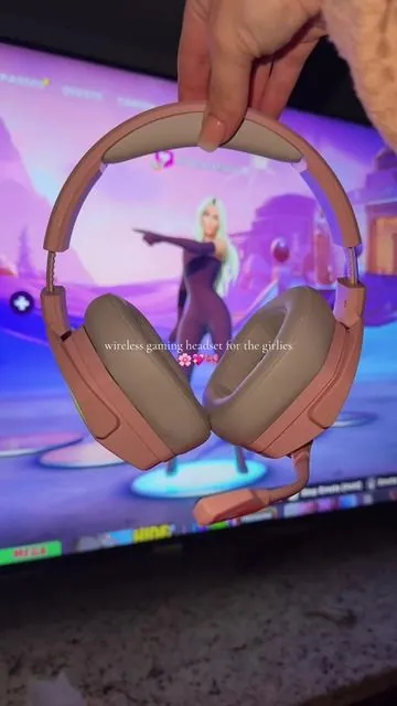 Pink & prettty!! & I enjoy listening to my music while playing blitz tbh. 💅🏼 #nubwodirect #headset #gaming #pink #tiktokshopcreatorpicks 