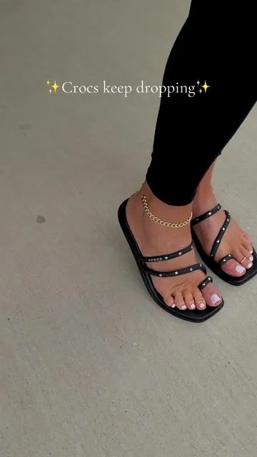 #crocs #sandals #sandalsforwomen #womensandals #tiktokshopcreatorpicks @Crocs 