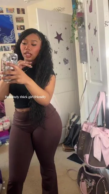 Stretchy and no camel in sight! Deffff click the link  @brxl  #brxl #brxllegging #tiktokmademebuyit #yogapants #blackgirl 