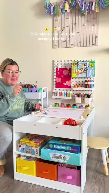 We love a good 2-in-1 kids table! #multifunctionaltable #legotable #artsandcrafts #kidstable #toddleractivities 