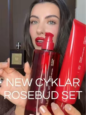 old Hollywood bombshell vibes🌹💃🏻🎞️ NEW scent from Cyklar, introducing Rosebud🌹 Top: Black Currant, Bergamot, Pink Pepper Mid: Rhubarb, Hemp, Violet, Rose Dry: Mate, Sandalwood, Musk It’s more than just rose, it’s a whole vibe💃🏻 @CYKLAR #Cyklar #CyklarRosebud #Oldhollywood #oldmoney #tiktokshopcreatorpicks 