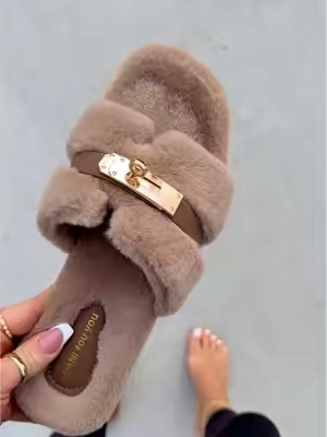 #slippers #boujeeonabudget #fuzzyslippers #sandals #tiktokshopcreatorpicks 