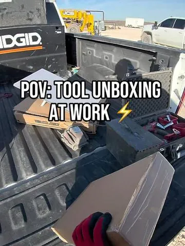 POV: Unboxing Tools at work⚡️ Overall great sockets! highly recommend specially for the price‼️ #electrician #tools #construction #gear #bluecollar 