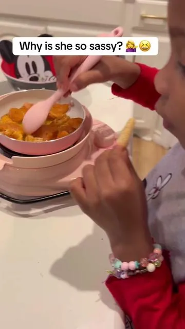 Why she cooking with so much sass? 🤣🤣 Her brothers tasting at the end 🤣🤣 #cookingsetforkids #kidtoys #kidscooking #cookingchicken #cookingtoy 