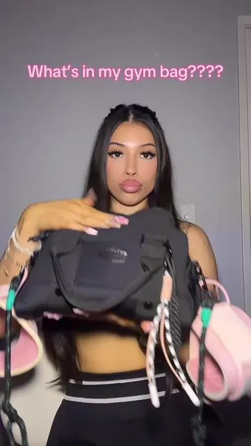 Here’s what’s all in my gym bag that fits in this little mini gym bag. This is always in my bag literally every day that I go to the gym.  #skincare #gymbagessentials #gymbag #whatsinmybag #gymgirlthings 
