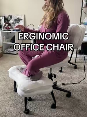 For my fellow like to sit in weird positions girlies, I’m obsessedddd 🫶🤸‍♀️ #ergonomicchair #officechair #ergonomicofficechair #tiktokshopcreatorpicks #tiktokshopstockup 