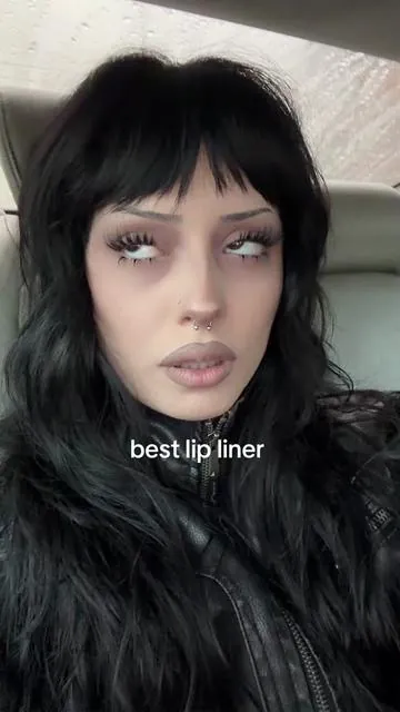 yall were asking about my lip liner so here’s a link