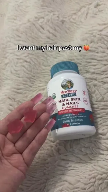 #hairskinnails #hairgrowth #hairskinnailsvitamins #gummyvitamins 