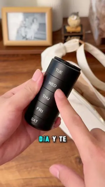 Organizador de pastillas para llevar varios suplementos en compartimentos de viaje #travel  #pillorganizer  #supplements  #health  #compartments 