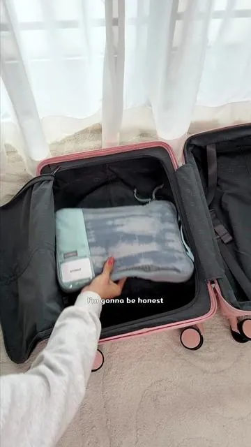 Click the yellow cart to check the details 💫✨ Perfect for your spring break travel🌱#bagsmarttravel #pckingcubes #packing #travelhack #packwithme 