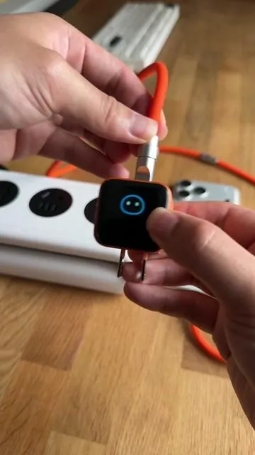 Finally…a charger that shows you what’s really happening #charging #charger #tiktokshopstockup #iphoneaccesories #techtok 
