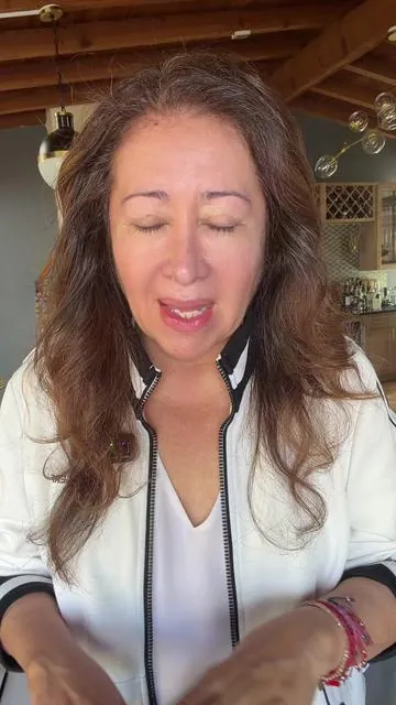 Este exfoliante de @medicube US Store #zeroporepeelpad es de mis favoritos realmente me remueve la piel muerta del rostro y la deja lista para aplicar mi maquillaje o skincare. Les dejo la información en el carrito naranja aquí en este post. #skincare #jessicamaldonado #hacks #medicube 