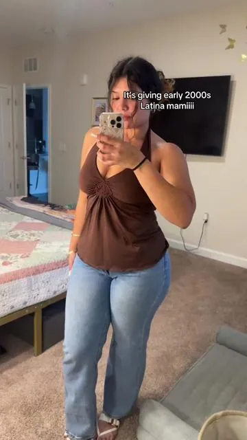 In love with this top🤎