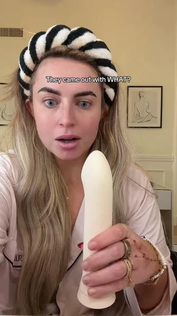 You will be SHOOOOOK 😂😂honestly like bringing the med spa home with you #medicube #miniboosterproplus #athomefacialdevice #beauty #pdrnboostergel @medicube global 