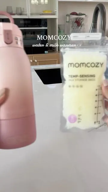 This Momcozy milk warmer lets me heat milk or formula anywhere, anytime.#momcozy #milkwarmer #momhack #momonthego #pumpingmom 