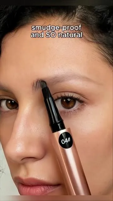 This micro pencil draws actual hair strokes.#tiktokshop #fyp #eyebrowtutorial #eyebrows #beauty 