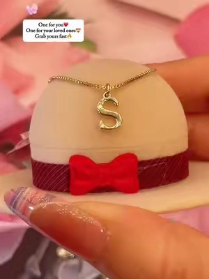 OMG! It’s absolutely cute💕 Woukd you grab it for your loved ones too?!😍🔥❤️#fyp #tewiky #viralvideo #initial #mothersdaygift 