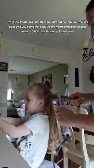 I can't believe how well this works! I'm someone who can't do anything with my hair because I'm just not skilled like most the girlies out there are but this is so easy to use! Get you one! Summer is almost here and you're hair would look beautiful with these curls. #creatorpilotprogram #fyp #singlemomsoftiktok #hair 