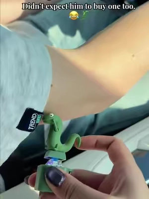 My boyfriend: stop pressing it.Me: press press press. #hoppers #lizard #button #funny #anxiety 