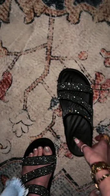 @Crocs Getaway Strappy Sandals with gems #crocs #crocssandals #womensandals #sandals #tiktokshopcreatorpicks 