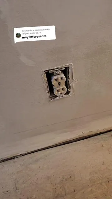 Respuesta a @jorgeocampo6833  esta herramienta te puede ayudar para evitar accidentes tales como incendios, electrocutaciones, quemar circuitos o aparatos en el hogar. #buscadordecircuitos #comoencontrarunibterruptor #comobuscaruncirtuiyo #cambiartomacorriente #probadordecircuitos 