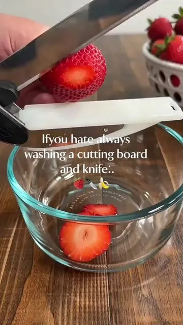 This is way better than always washing dishes #cuttingboard #kitchenfinds #knife#tiktokshopmusthaves