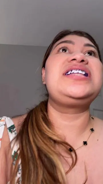 Blanqueamiento de dientes en casa rapido y sencillo con un solo producto #tirasblanqueadoras#dientesblancos#productotiktokshoptiraspurpura