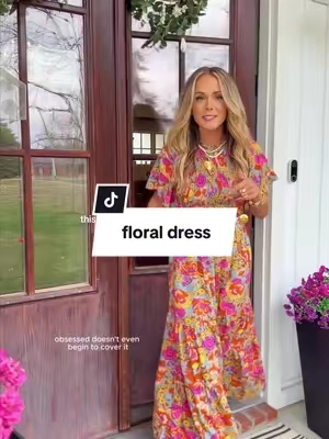 The color + pattern is everything!!! Would be a perfect Easter dress as well ✨💕🌸