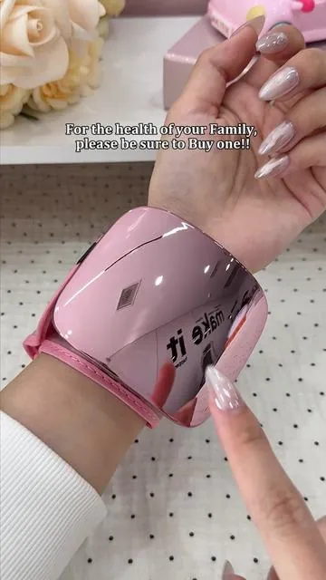 It's really useful. It can measure blood pressure in one minute.💕 #bloodpressuremonitor #healthy #ticktokmademebuyit #dealsforyoudays#TikTokShopSpringGlowUp