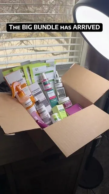 How is this bundle legal!? Crazy good deal on this melaxin full stack! @Dr.Melaxin Global  #drmelaxin #skincarebundle #koreanskincare #kbeauty 