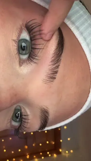 apply lash clusters with me! These are so natural i’m in love😍 #lash #keyyou #ad #foryou #foryoupage @KEYYOU SHOP @keyyoucassie 
