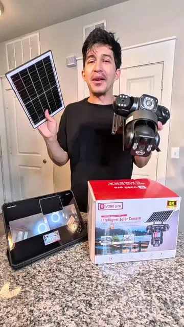 Protege tu casa con esta cámara de seguridad solar 4K con triple lente. Tiene visión de 355°, detección de movimiento, visión nocturna y audio bidireccional para hablar desde tu celular. Funciona con energía solar SecurityCamera #SolarCamera #HomeSecurity #SmartHome #WirelessCamera 