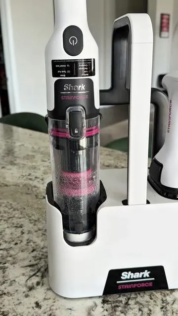 Cordless & self cleaning?! Sign me up! #sharkstainforce #stainremover #stainremoval #staincleaner #portablestainremover 