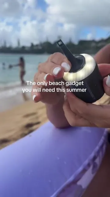 The solution to all my inflatable problems this summer. The perfect mini travel air pump #poolessentials #beachmusthaves #momhack #beachday 