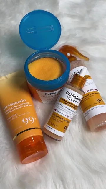 this skincare set is great for fading dark spots/hyperpigmentation🤩🧡#drmelaxin #drmelaxinskincare #kojicacid #darkspottreatment #tumericpads 
