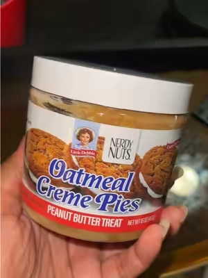 #sweettreats #peanutbutterlover #nerdynuts #vanilla #oatmealcremepies 