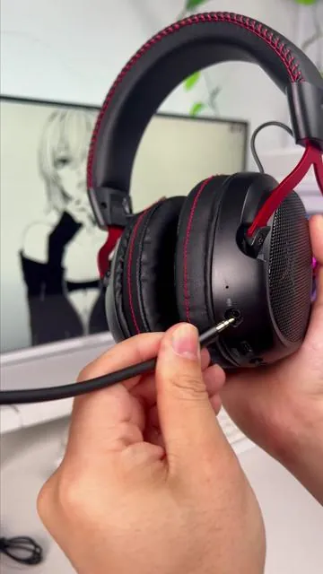 I get compliments on my mic quality almost every day 😭 This wireless RGB headset actually surprised me. The mic sounds super clear and the setup looks amazing now. And it was way cheaper than I expected with free shipping. #gamingheadset #rgbheadset #gamingsetup #tiktokshopfinds #nosiecancelling 
