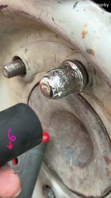 ¡La solución definitiva para tornillos dañados! #strippedscrewremover #nutremovaltool #diy #TikTokHolidayHaul #TikTokShopSpringGlowUp 