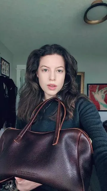 current carry: Oversized Sloan in Coldbrew. This leather bag is perfect if you want that combination of structure and slouch, with an inner pocket, top handles, and removable crossbody strap. Fits everything I need with room to spare !! #pursetok #portlandleather #pursecollection #leatherbag #fyp 