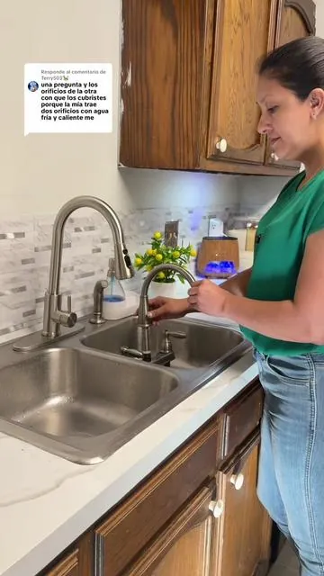 Respuesta a @Terry503🐕 Este grifo para fregadero de cocina ya viene con el rociador y las mangueras integradas. Es moderno y el fregadero se ve más estético. @PHANCIR #faucet #sinkfaucet #faucetextender #tiktokshopspringglowup #tiktokshopcreatorpicks 