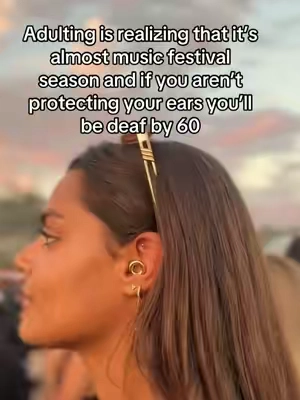 Hot girls wear earplugs so they don’t go deaf when they’re older 🖤 #tiktokshopcreatorpicks #tiktokshopspringglowup #loopearplugsactuallyhelp #loopearplugs #concertearplugs 